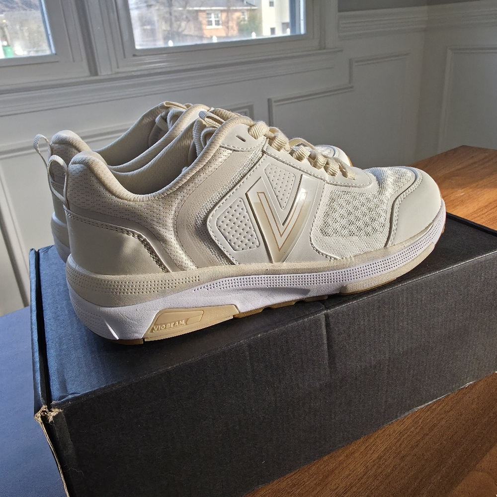 Vionic - Walk Strider - New With Box - Picture 6 of 11